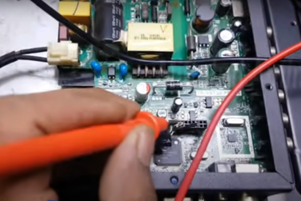 TV polytron LED hanya nyala merah tidak ada gambar dan suara