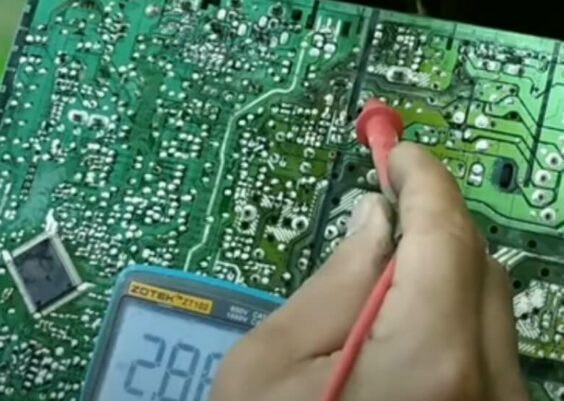 mencari penyebab kerusakan TV sharp alexander mati protek