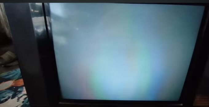 Layar TV tabung hanya muncul warna pelangi