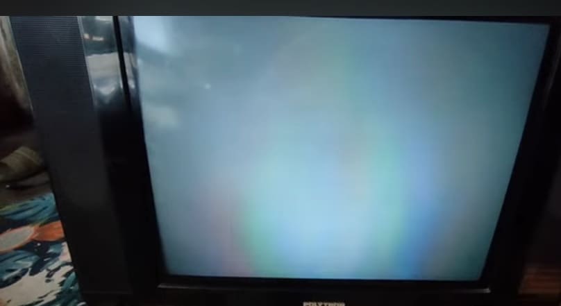 Layar TV tabung hanya muncul warna pelangi