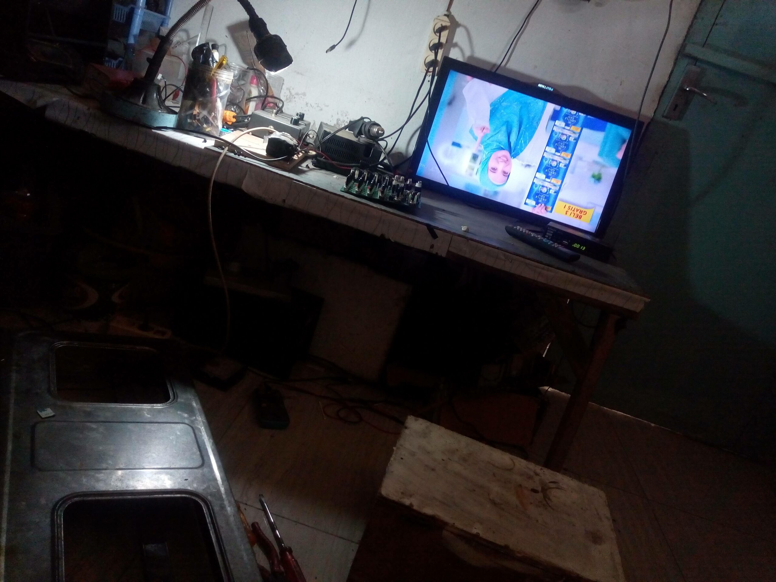 jasa servis TV LED